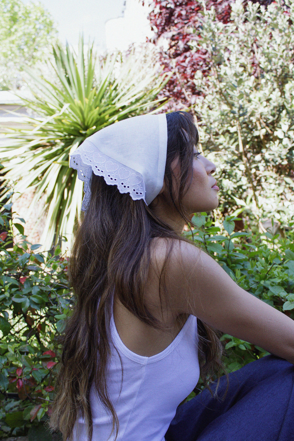 Le fichu en lin et broderies anglaises
